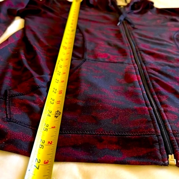 Anne Klein Woman’s hooded Abstract Black and Red Running Jacket Size L NWOT - Picture 8 of 8